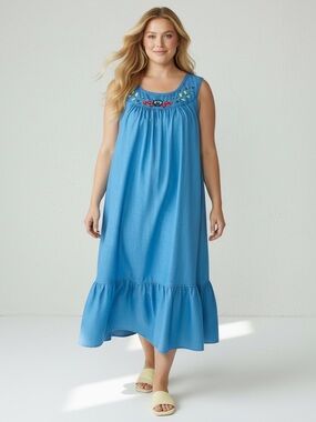 VINTAGE LEISURE LIFE Floral Embroidered Nightgown